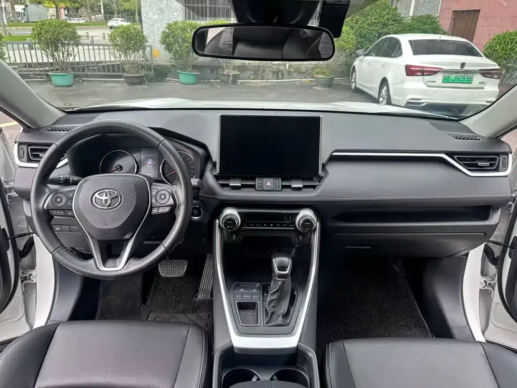 Toyota Wildlander — фото 10