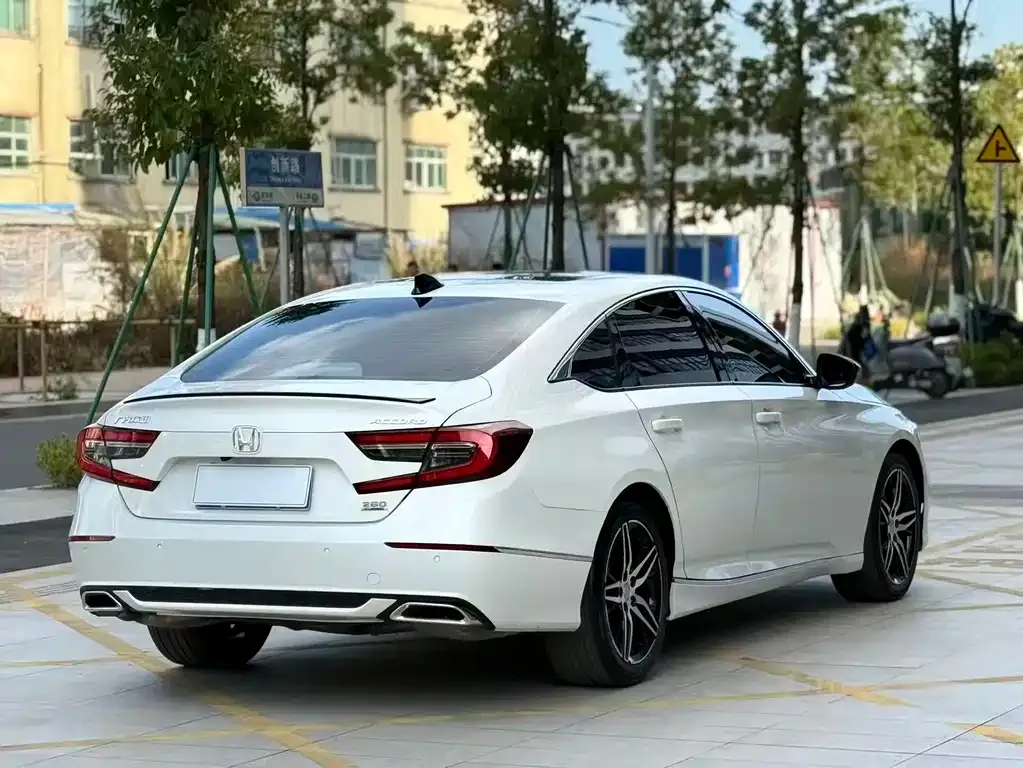 Honda Accord — фото 5