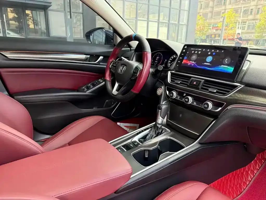 Honda Accord — фото 10