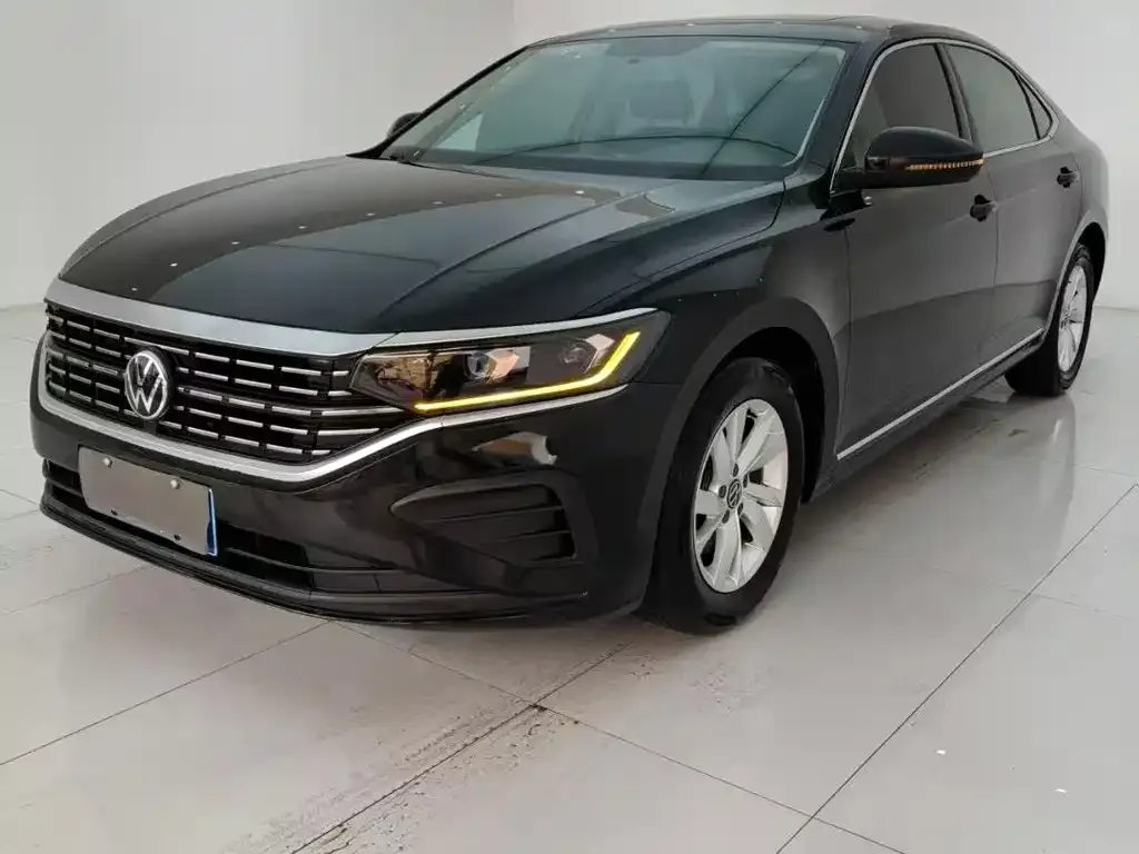 Volkswagen Passat — фото 1