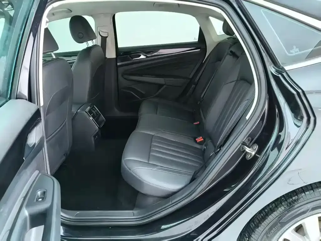 Volkswagen Passat — фото 3