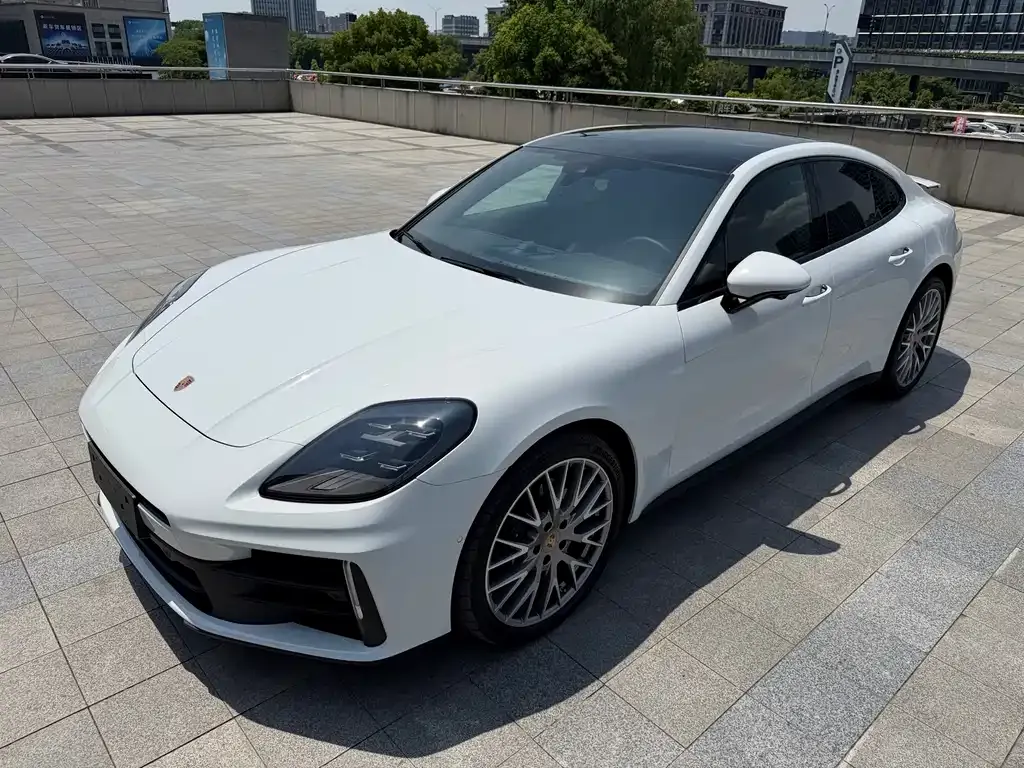Porsche Panamera — фото 1