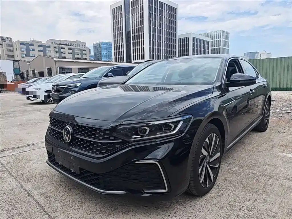 Volkswagen Passat — фото 1