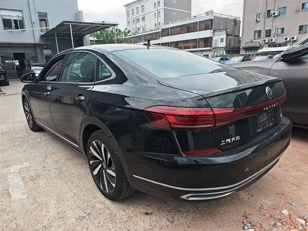 Volkswagen Passat — фото 9