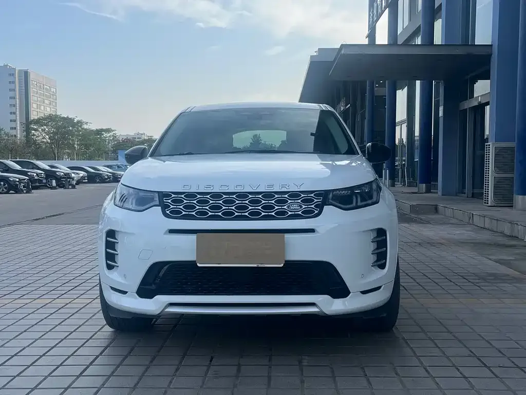 Land Rover Discovery Sport — фото 1