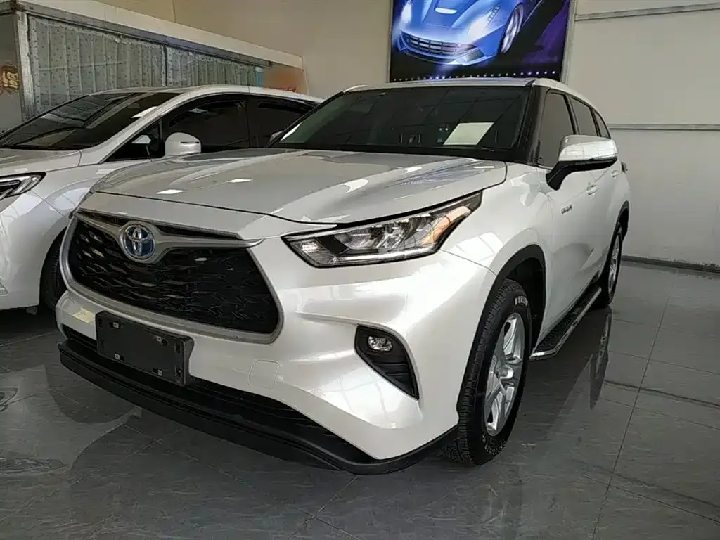 Toyota Highlander 2023 из CN, фото 1