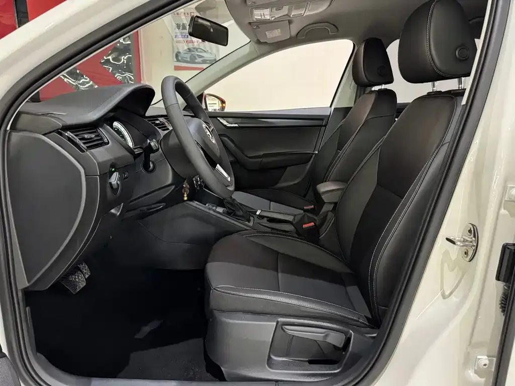 Skoda Octavia — фото 10