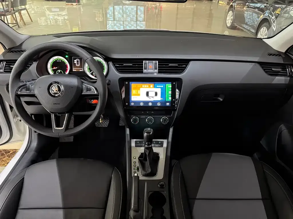 Skoda Octavia — фото 3