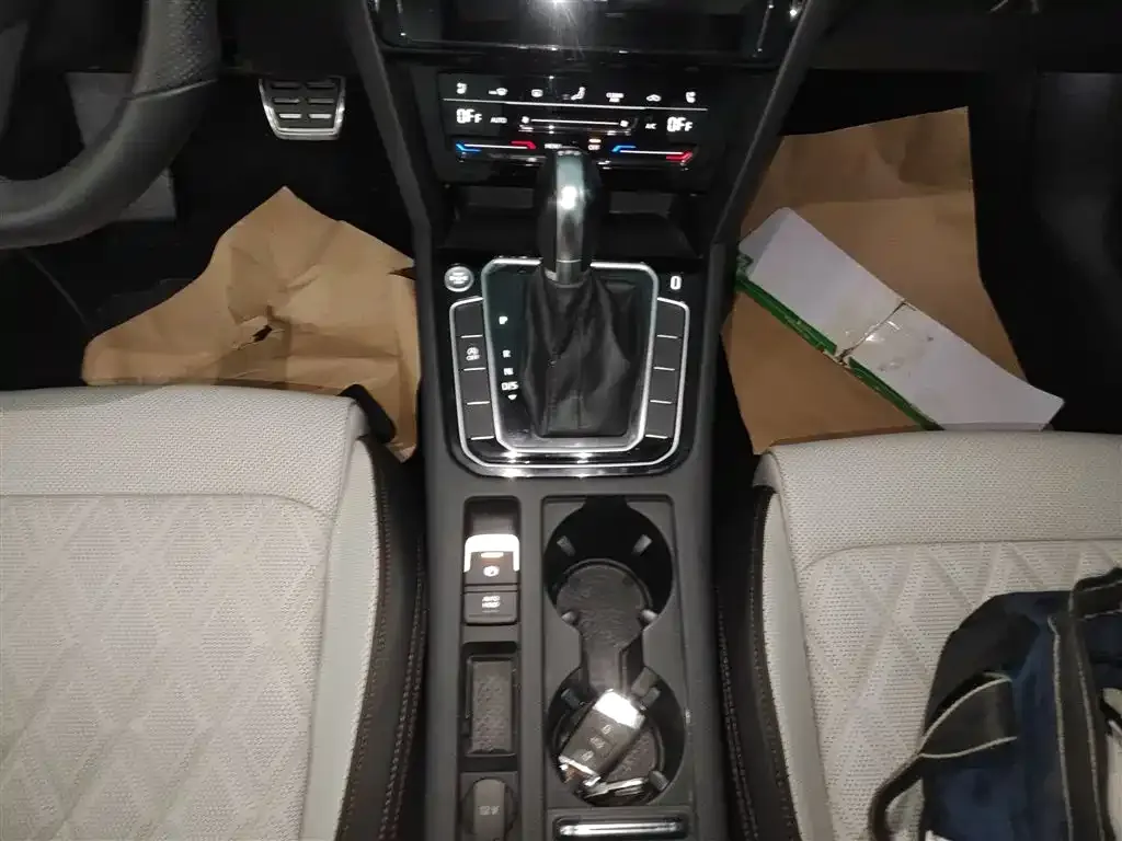 Volkswagen Magotan 2023 из CN, фото 7