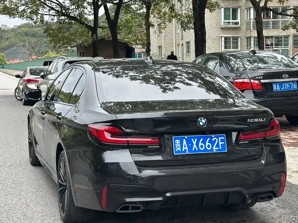 BMW 5 Series — фото 5