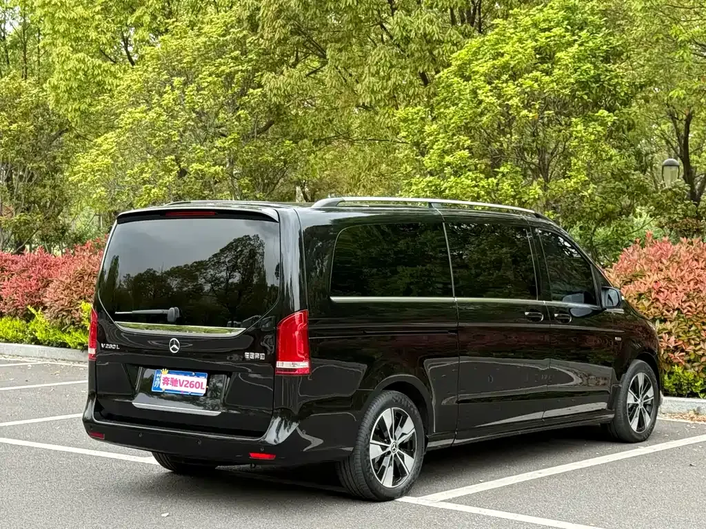 Mercedes-Benz V-Class 2023 из CN, фото 7