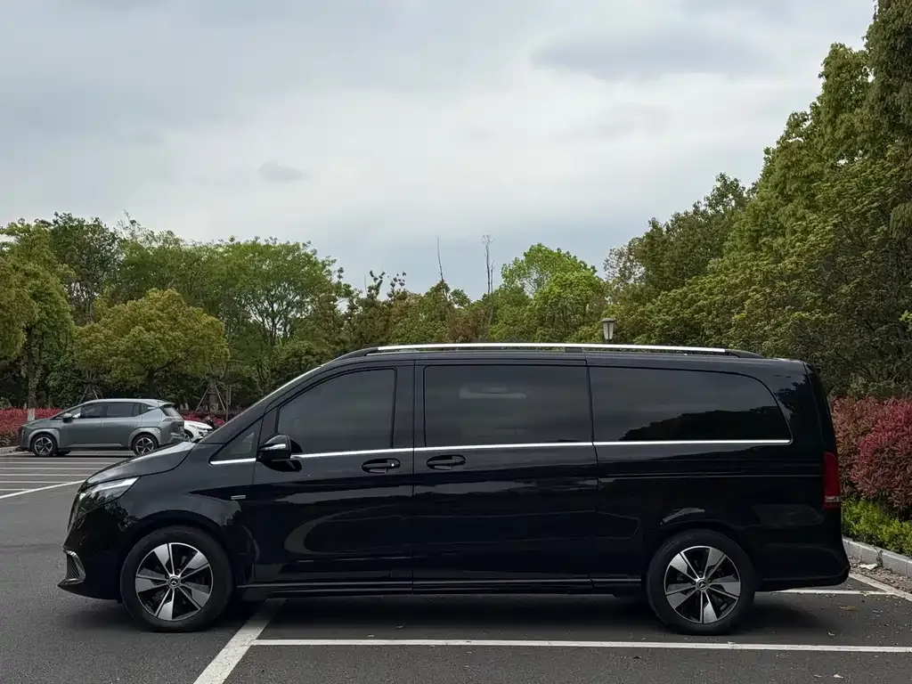 Mercedes-Benz V-Class 2023 из CN, фото 4