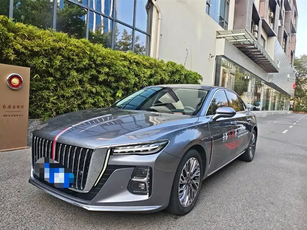 Hongqi H5 — фото 1