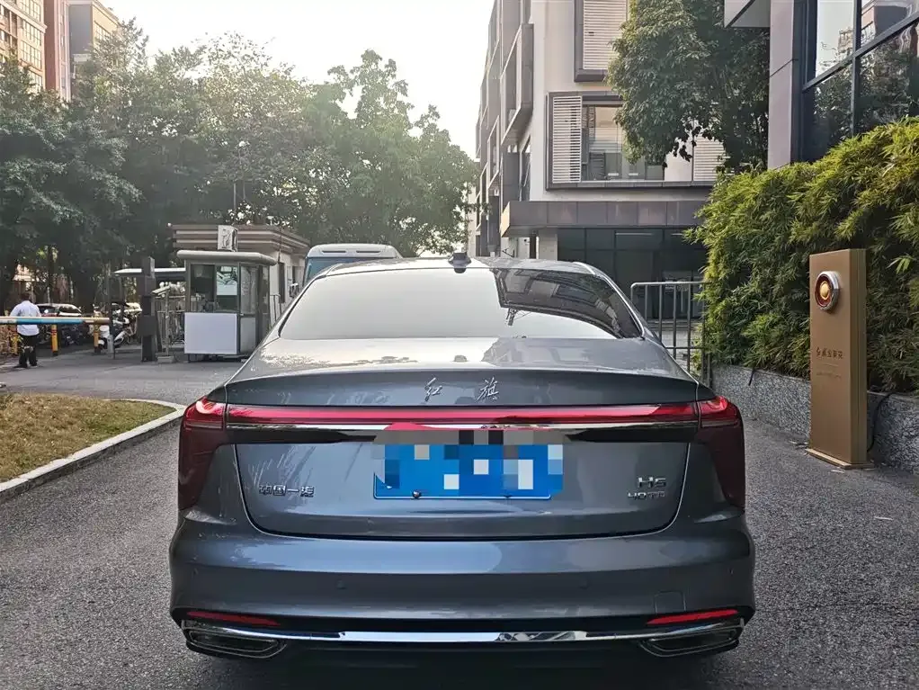 Hongqi H5 — фото 2