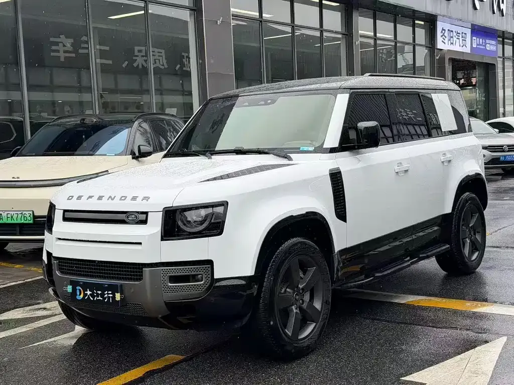 Land Rover Defender — фото 1