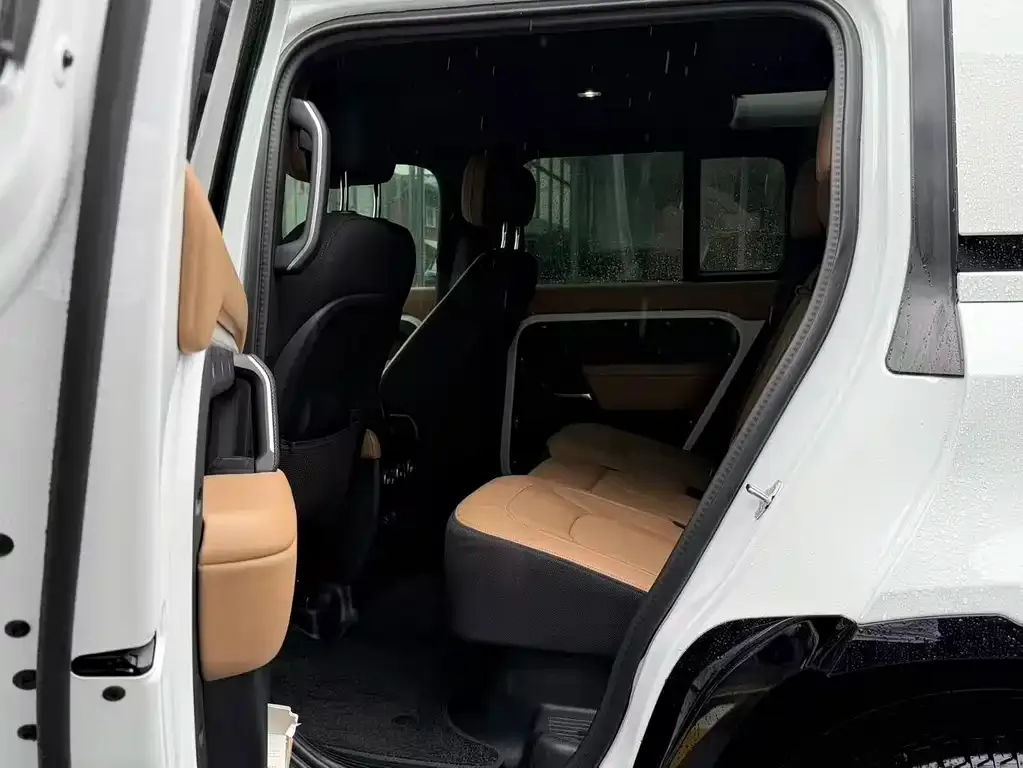 Land Rover Defender — фото 10