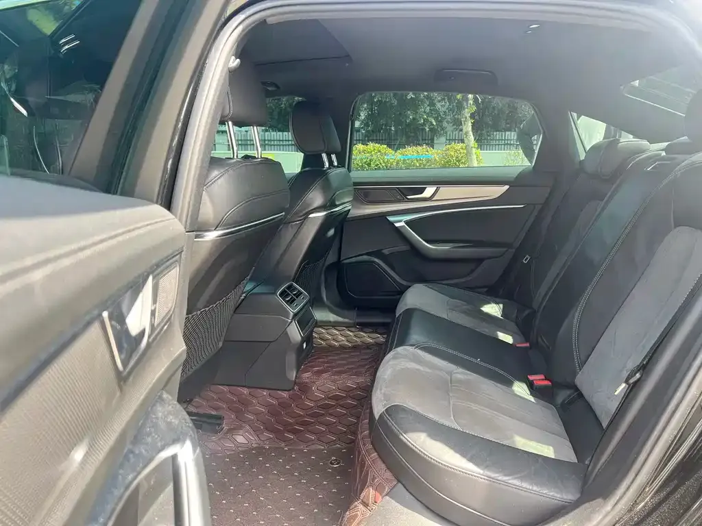 Audi A6L 2021 из CN, фото 9