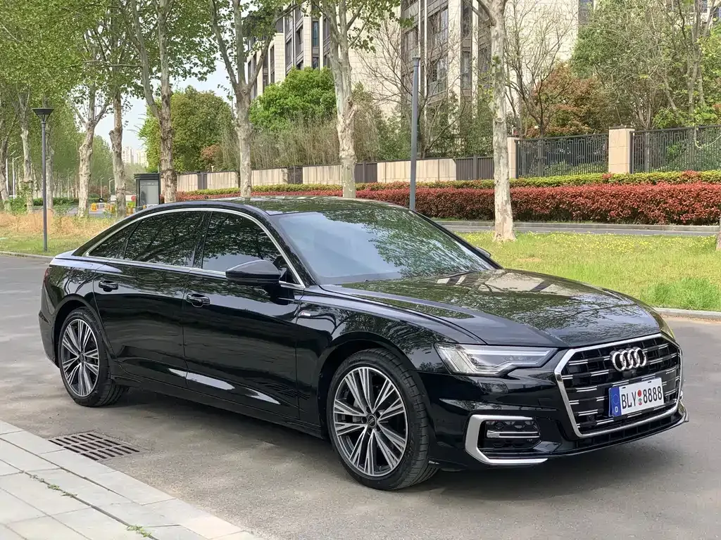 Audi A6L — фото 1