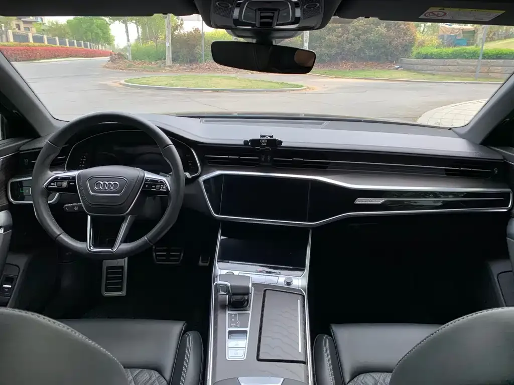 Audi A6L — фото 5