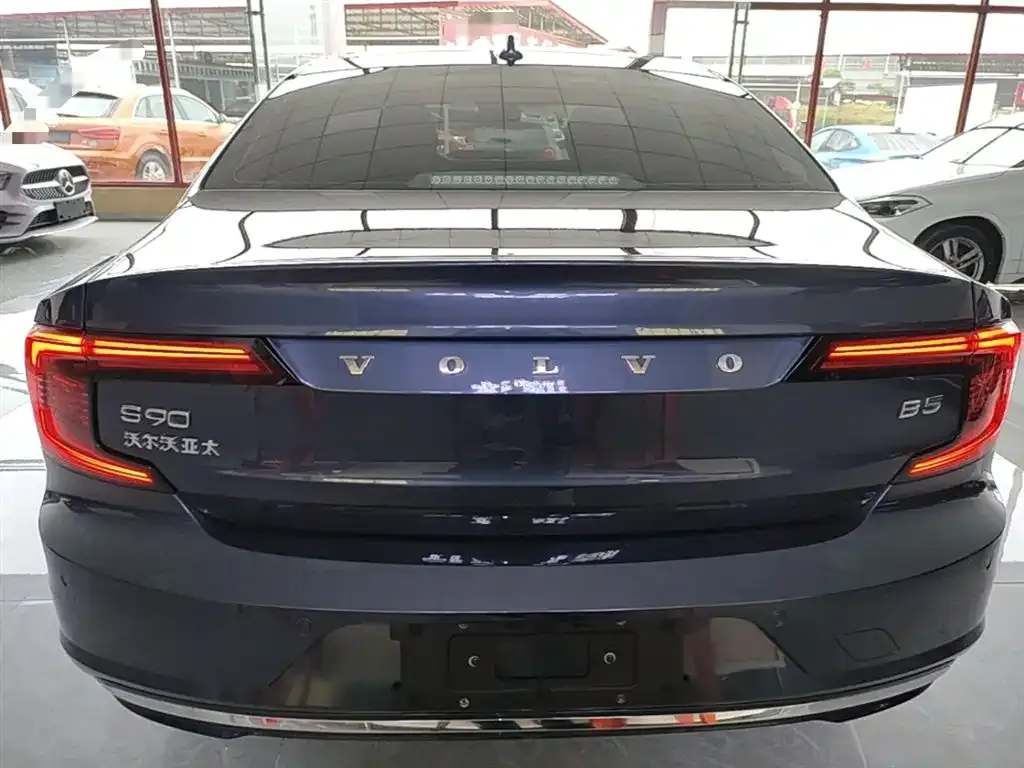 Volvo S90 — фото 9