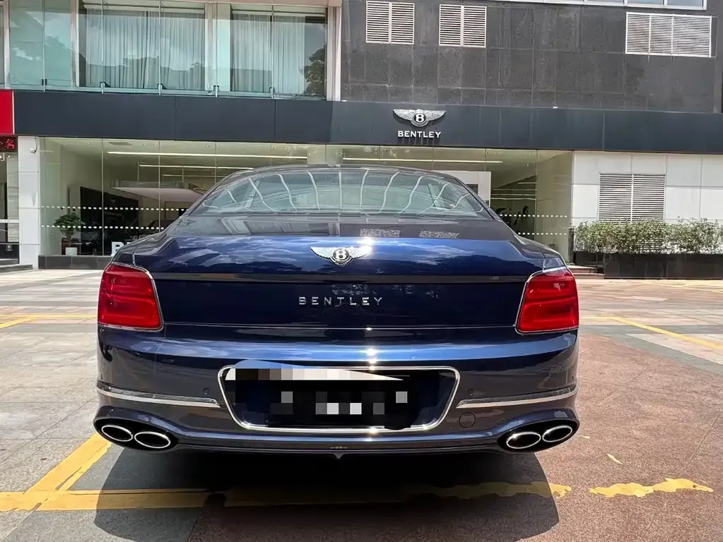 Bentley Flying Spur — фото 8