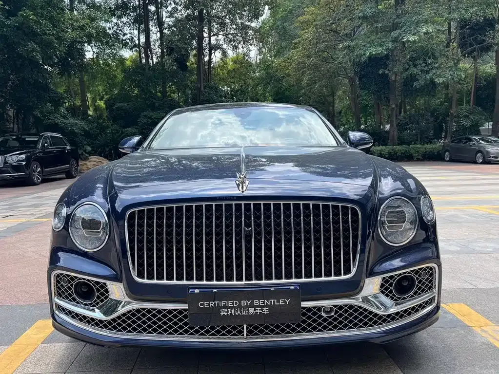 Bentley Flying Spur — фото 7