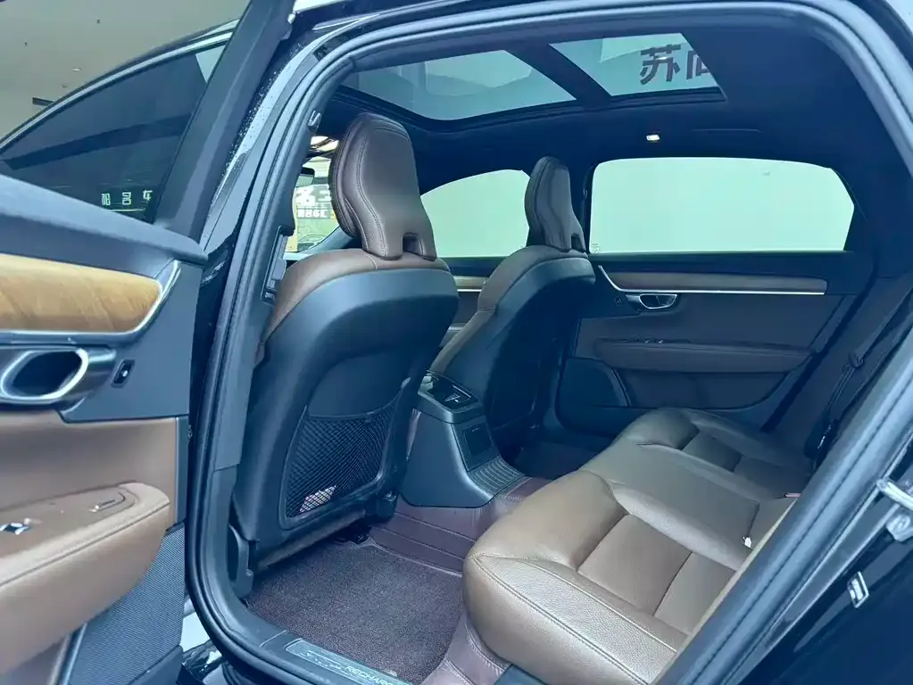 Volvo S90 PHEV 2021 из CN, фото 4