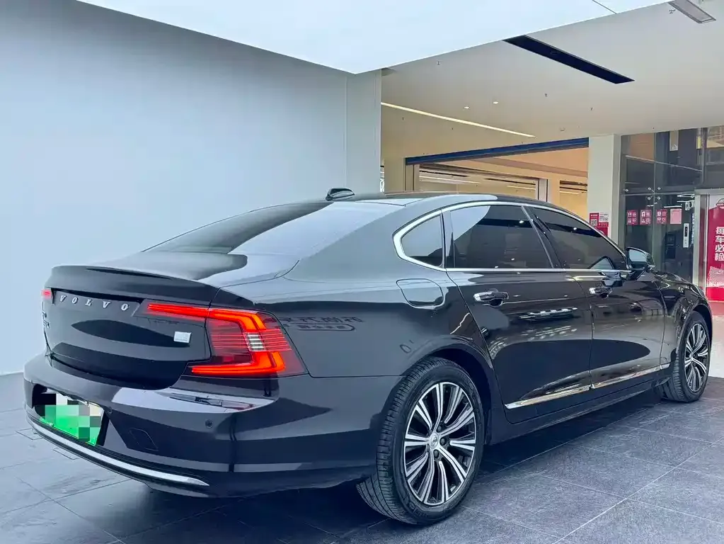 Volvo S90 PHEV 2021 из CN, фото 2