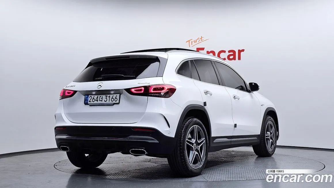 Mercedes-Benz GLA-Class — фото 4
