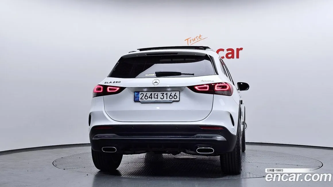 Mercedes-Benz GLA-Class — фото 9
