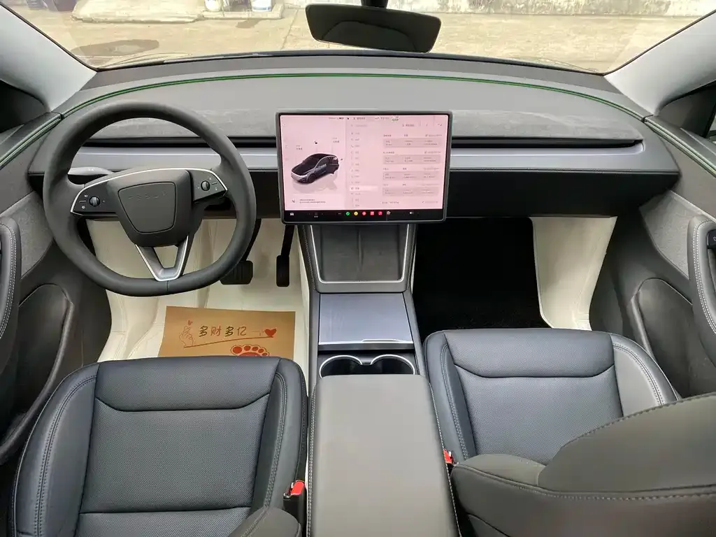 Tesla Model Y — фото 8