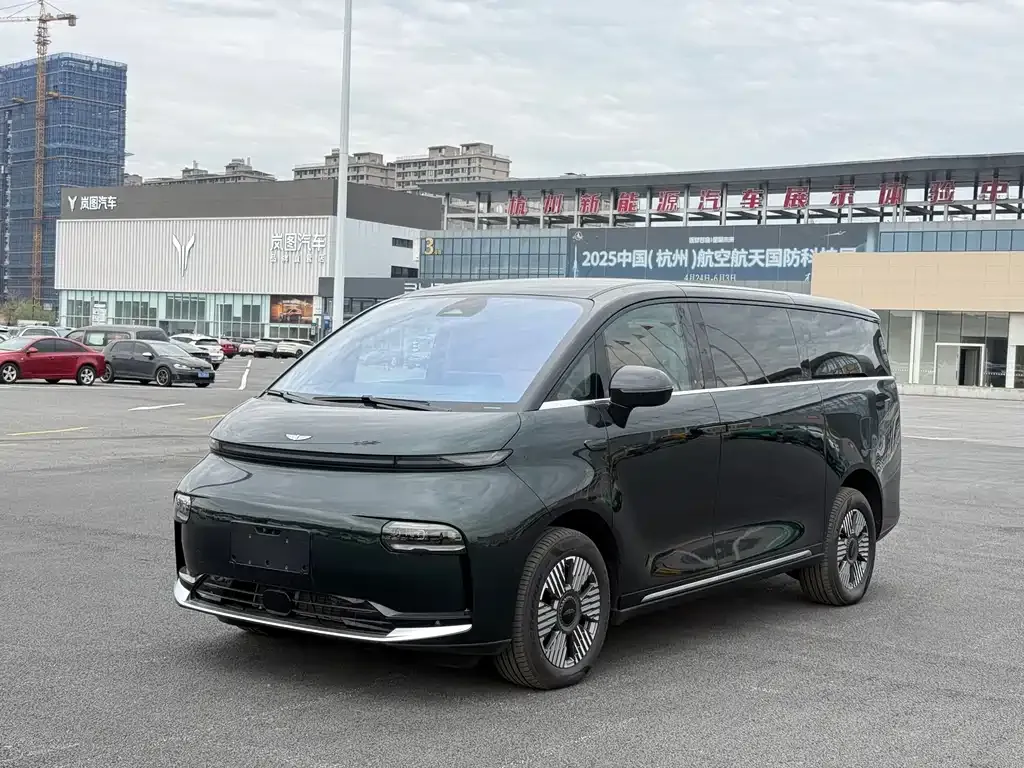 Geely Yizhen L380