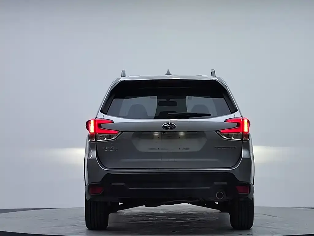 Subaru Forester 2023 из CN, фото 3