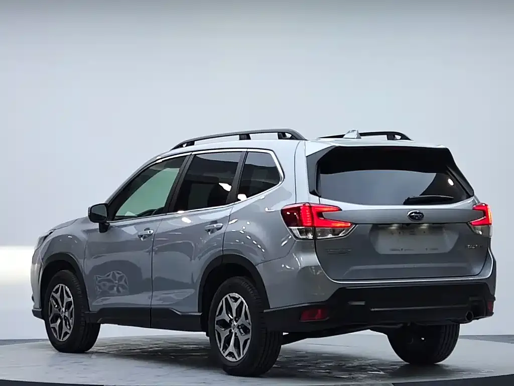 Subaru Forester 2023 из CN, фото 2