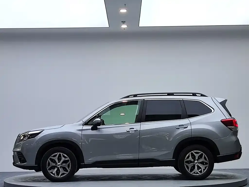 Subaru Forester 2023 из CN, фото 7
