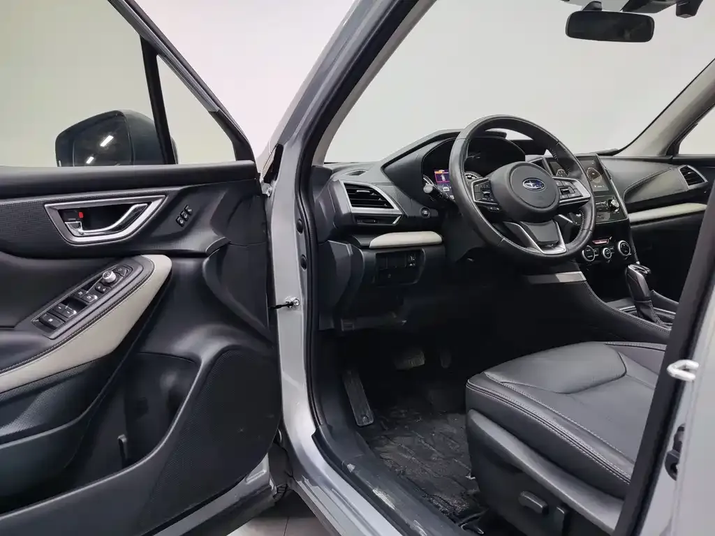 Subaru Forester 2023 из CN, фото 5