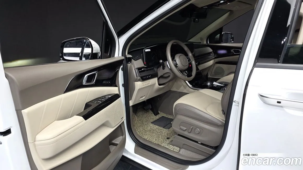 Kia Carnival — фото 10
