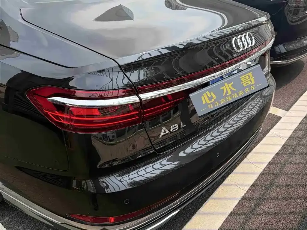 Audi A8 — фото 3