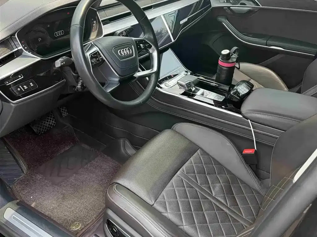 Audi A8 — фото 4