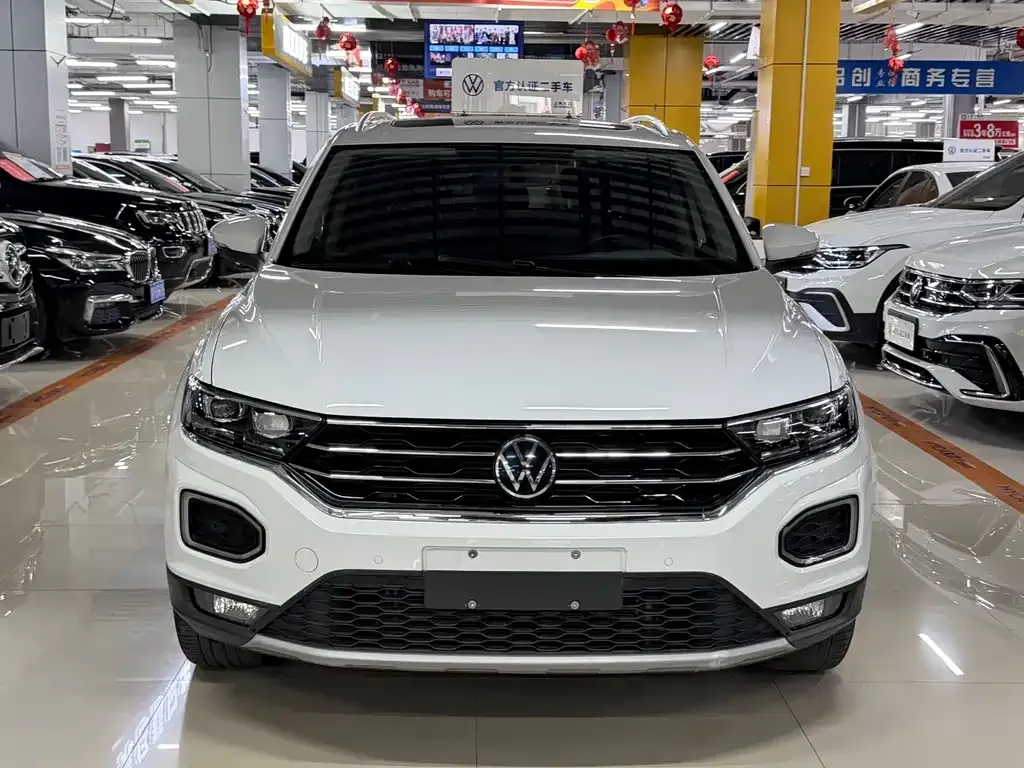 Volkswagen T-Roc — фото 10