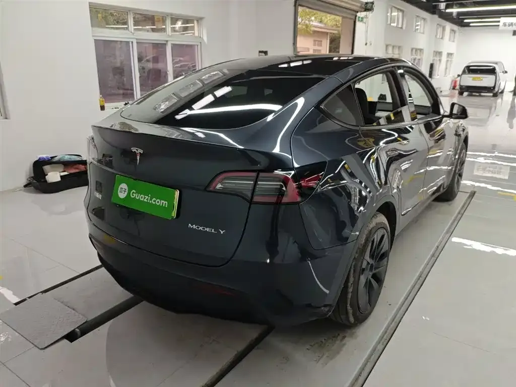 Tesla Model Y — фото 6