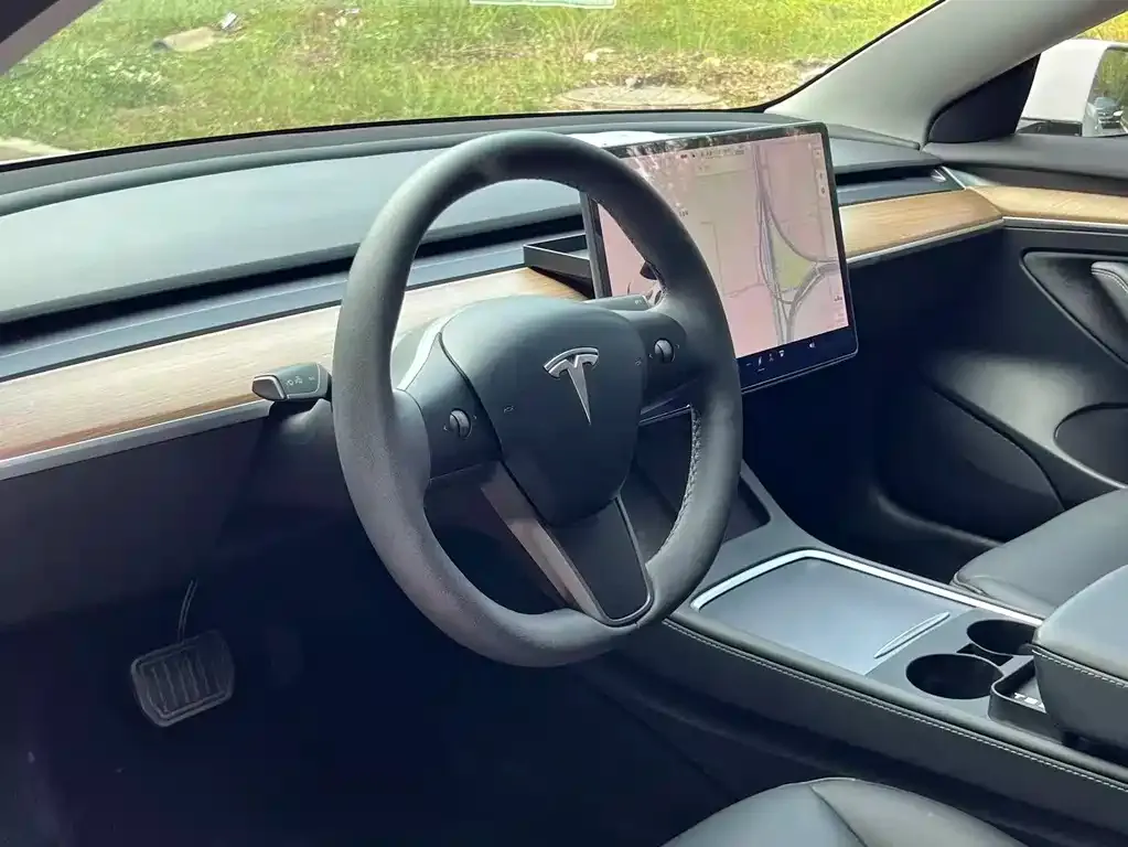 Tesla Model 3 — фото 6
