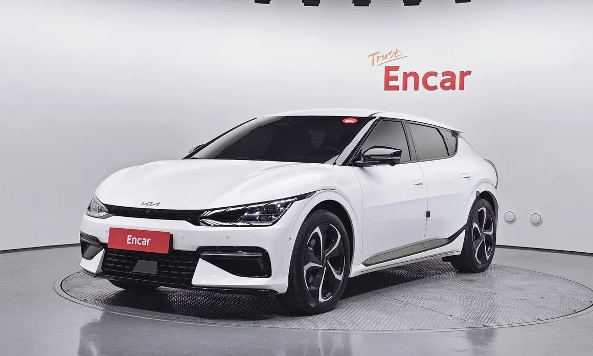 Kia EV6 — фото 1