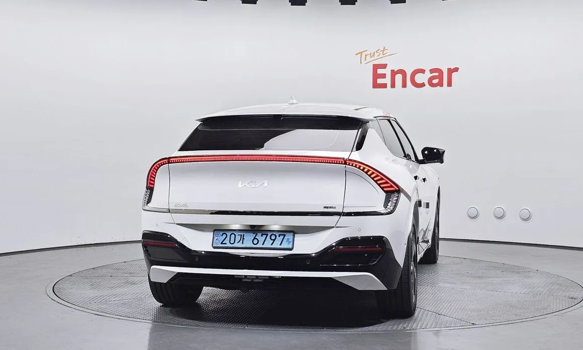 Kia EV6 — фото 8