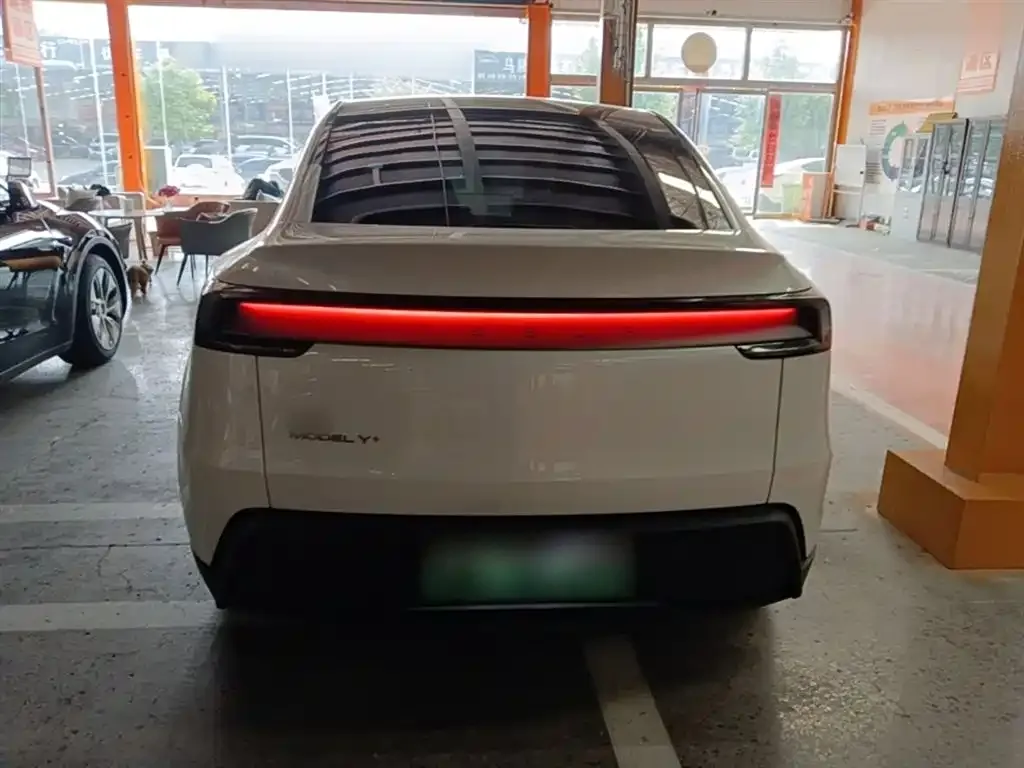 Tesla Model Y 2025 из CN, фото 9