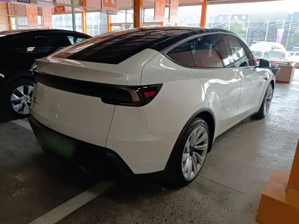 Tesla Model Y 2025 из CN, фото 4