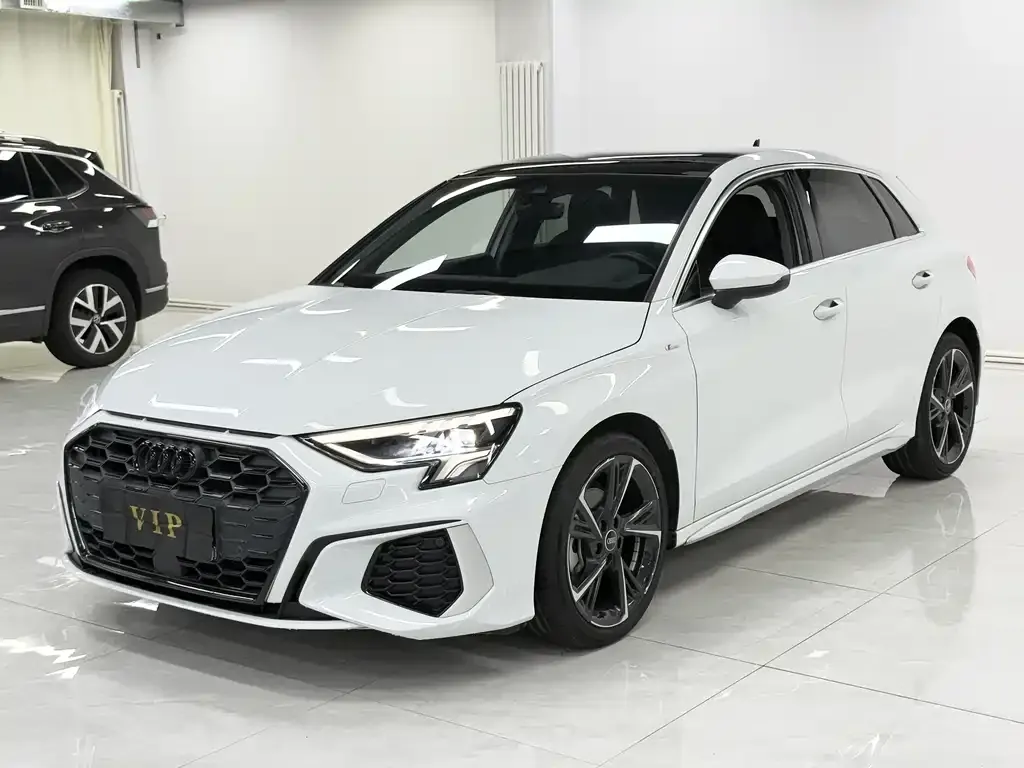 Audi A3 — фото 1