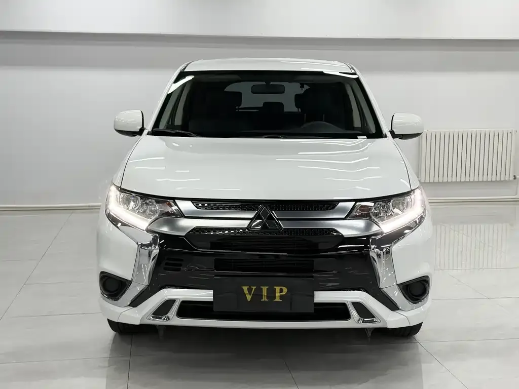 Mitsubishi Outlander — фото 9