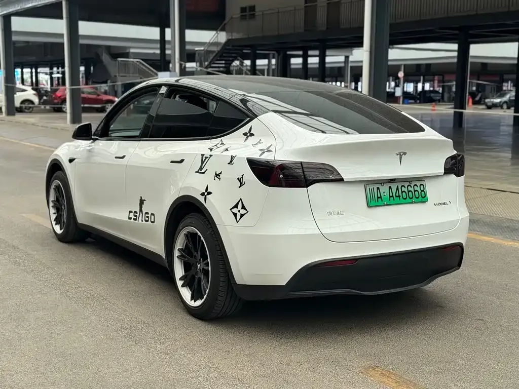 Tesla Model Y — фото 4