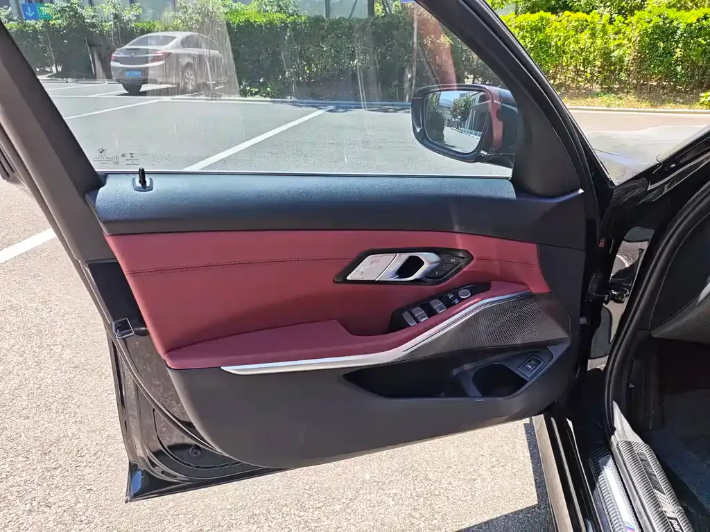 BMW 3 Series 2021 из CN, фото 6